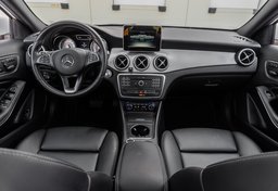 2017 Mercedes-Benz GLA - Image 40