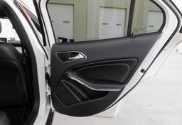 2017 Mercedes-Benz GLA - Image 53