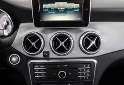 2017 Mercedes-Benz GLA - Image 37