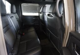 2022 Nissan Frontier - Image 35