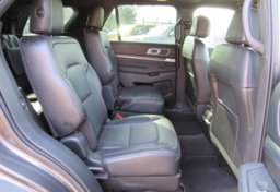 2017 Ford Explorer - Image 33