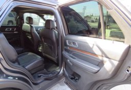 2017 Ford Explorer - Image 23