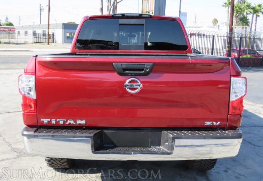 2018 Nissan Titan - Image 10