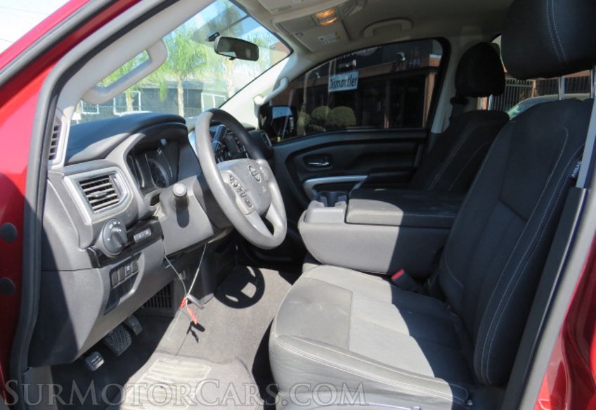2018 Nissan Titan - Image 28