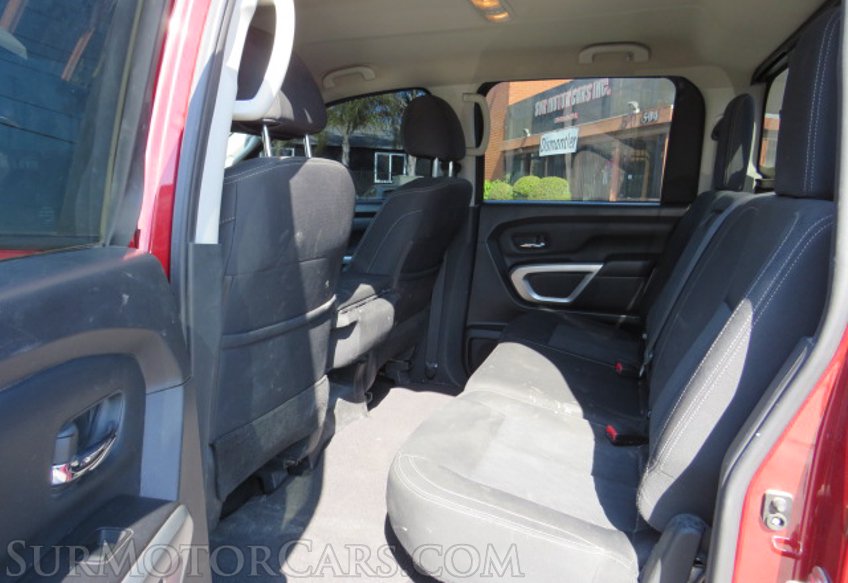 2018 Nissan Titan - Image 32