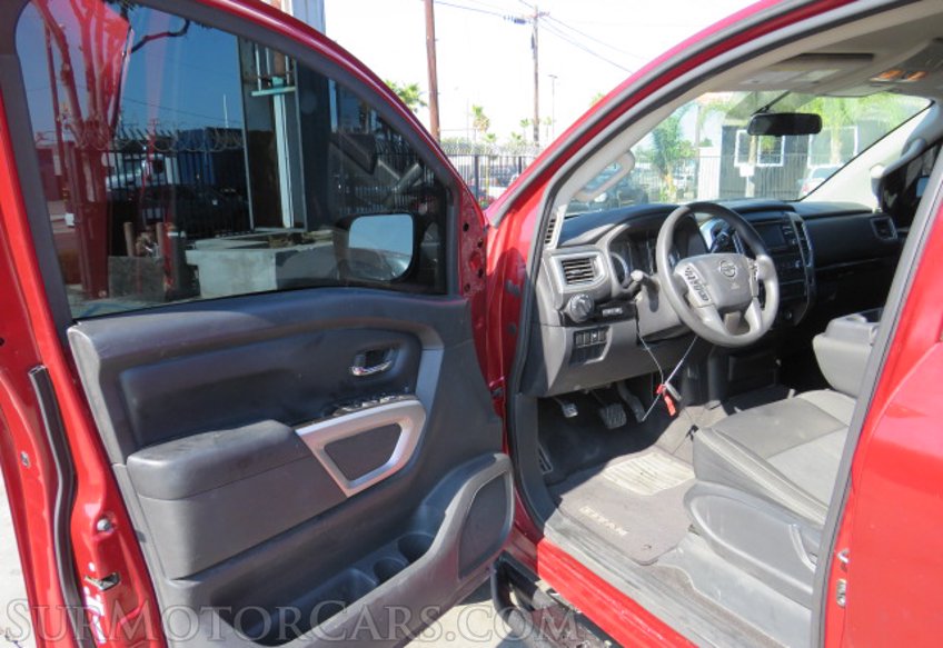 2018 Nissan Titan - Image 22