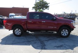 2018 Nissan Titan - Image 11
