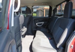 2018 Nissan Titan - Image 30