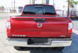 2018 Nissan Titan - Image 10