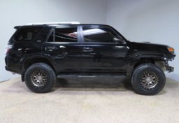 2018 Toyota 4Runner - Image 6