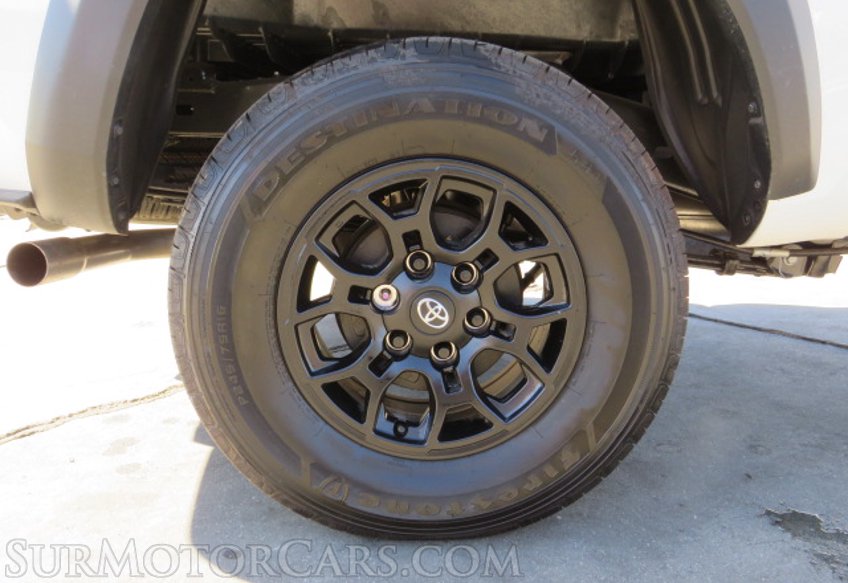 2022 Toyota Tacoma 4WD - Image 18