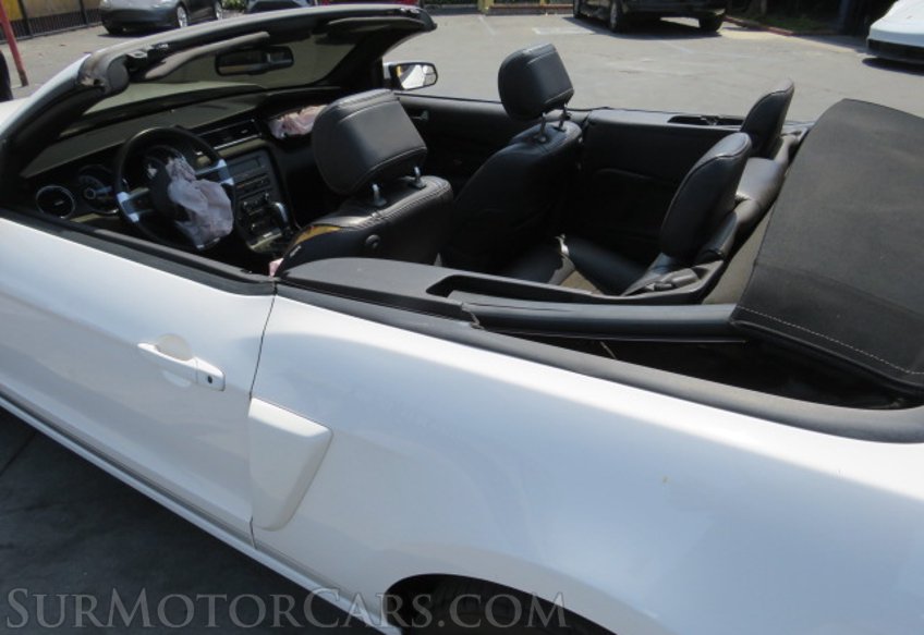 2013 Ford Mustang - Image 21