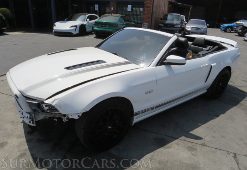 2013 Ford Mustang - Image 14