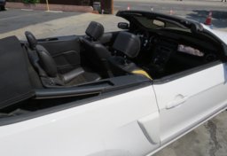 2013 Ford Mustang - Image 22