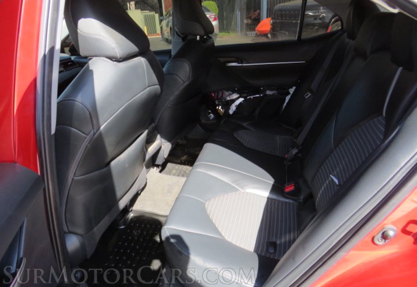 2020 Toyota Camry - Image 28