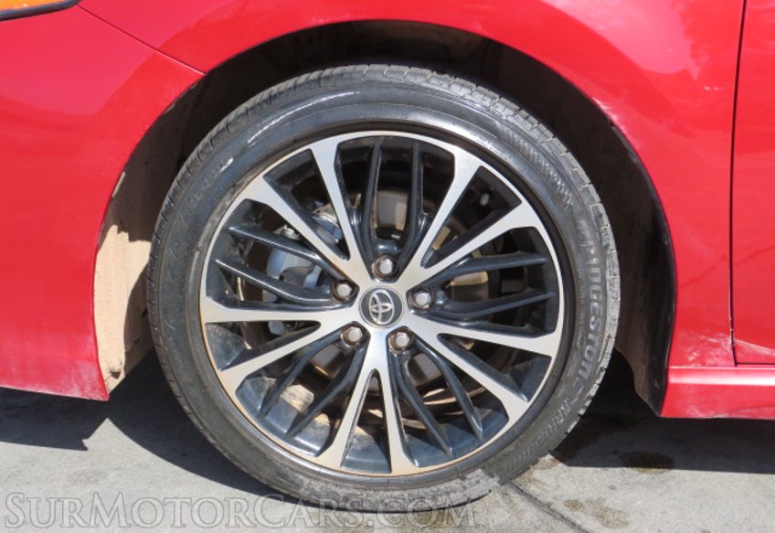 2020 Toyota Camry - Image 17