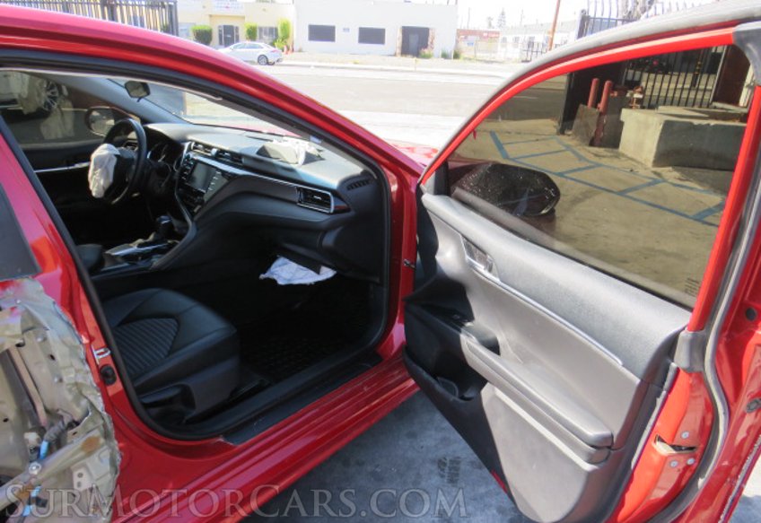 2020 Toyota Camry - Image 19