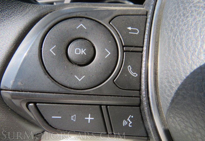 2020 Toyota Camry - Image 32