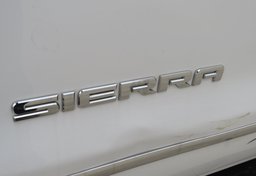 2017 GMC Sierra 1500 - Image 22