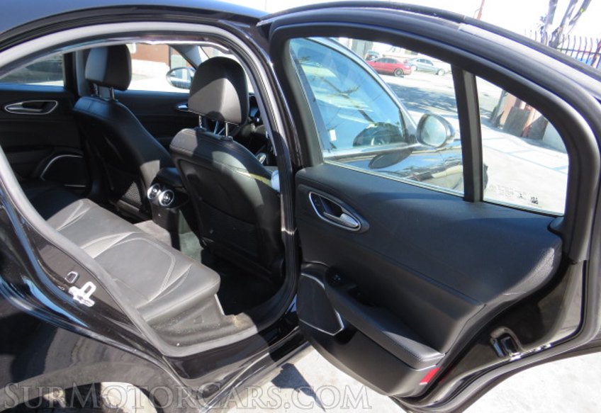 2018 Alfa Romeo Giulia - Image 23