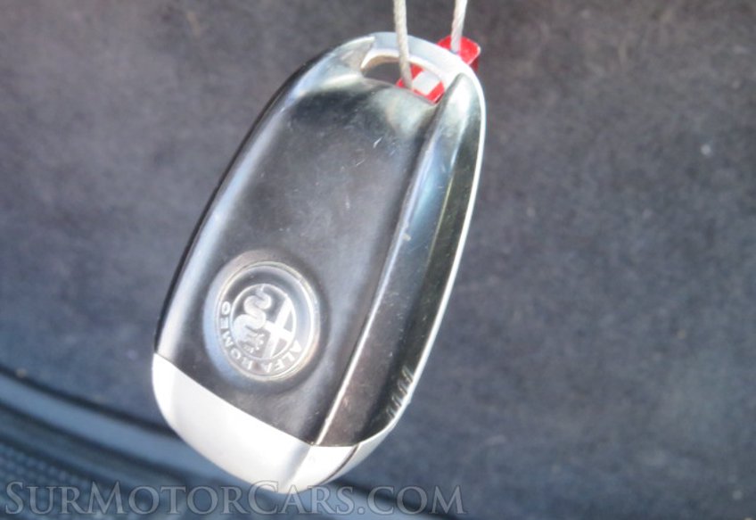 2018 Alfa Romeo Giulia - Image 36