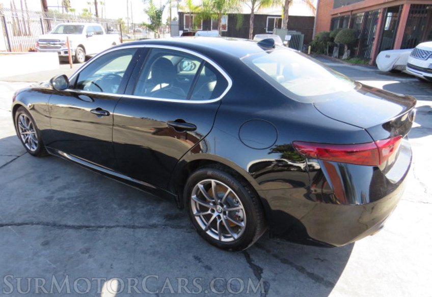 2018 Alfa Romeo Giulia - Image 5