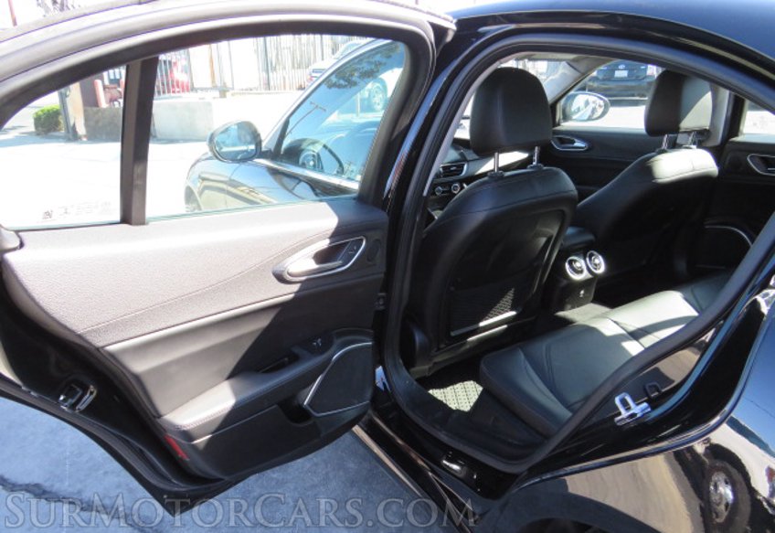 2018 Alfa Romeo Giulia - Image 22