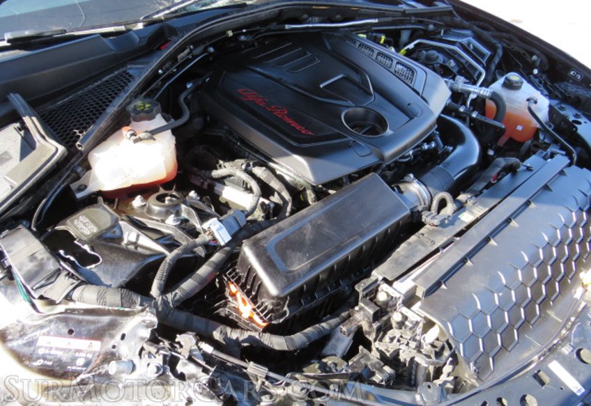 2018 Alfa Romeo Giulia - Image 53