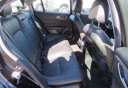 2018 Alfa Romeo Giulia - Image 29