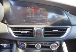 2018 Alfa Romeo Giulia - Image 42