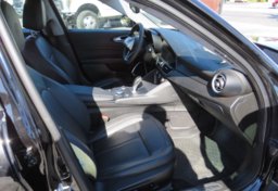 2018 Alfa Romeo Giulia - Image 27