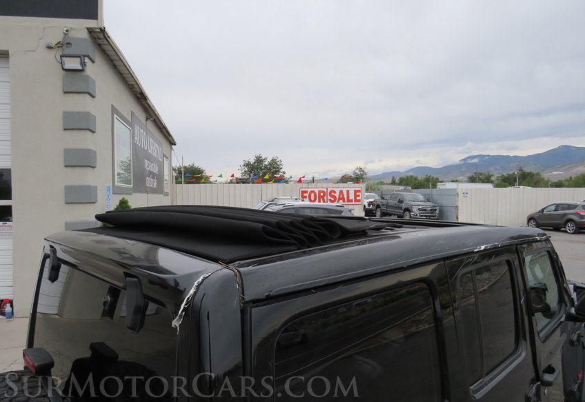 2023 Jeep Wrangler - Image 11