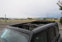 2023 Jeep Wrangler - Image 18