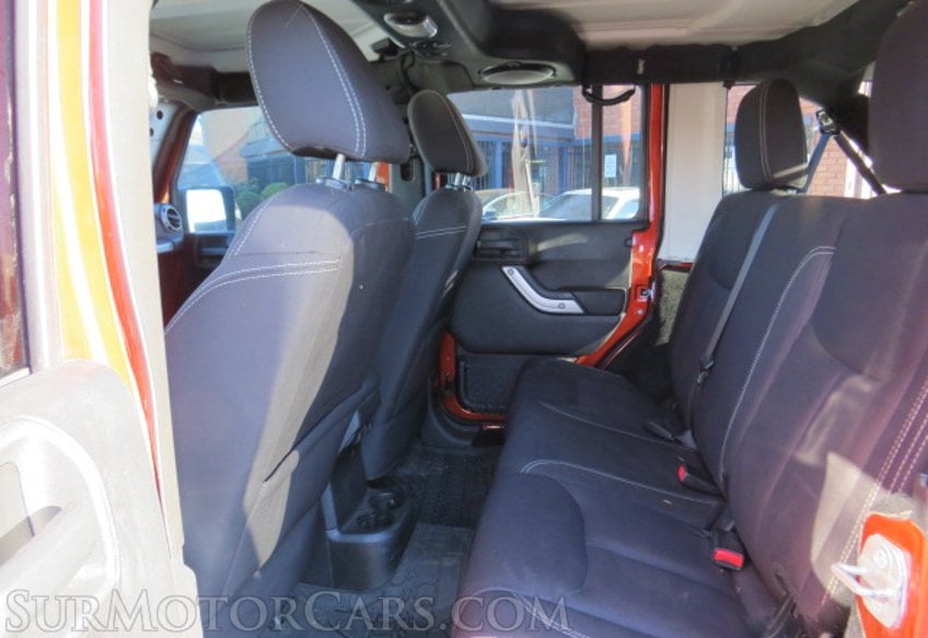 2014 Jeep Wrangler Unlimited - Image 29