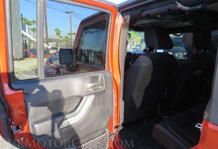 2014 Jeep Wrangler Unlimited - Image 20