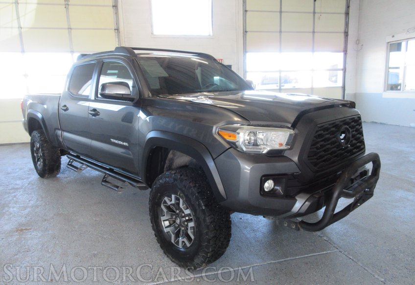 2017 Toyota Tacoma - Image 3