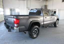 2017 Toyota Tacoma - Image 7