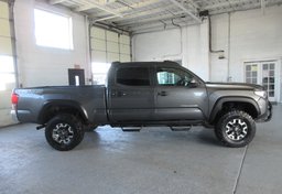 2017 Toyota Tacoma - Image 9