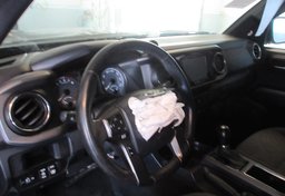 2017 Toyota Tacoma - Image 27