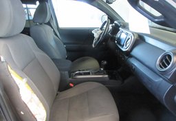 2017 Toyota Tacoma - Image 29