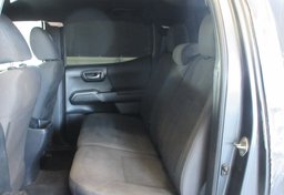 2017 Toyota Tacoma - Image 31