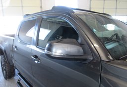 2017 Toyota Tacoma - Image 19