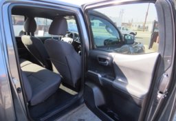 2019 Toyota Tacoma 4WD - Image 30