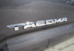 2019 Toyota Tacoma 4WD - Image 17