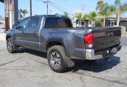 2019 Toyota Tacoma 4WD - Image 7