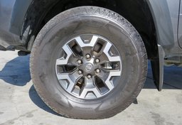 2019 Toyota Tacoma 4WD - Image 12