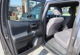 2019 Toyota Tacoma 4WD - Image 29