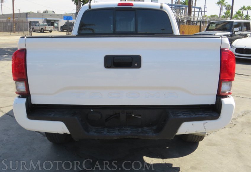 2018 Toyota Tacoma - Image 12