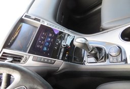 2016 Infiniti Q50 - Image 32