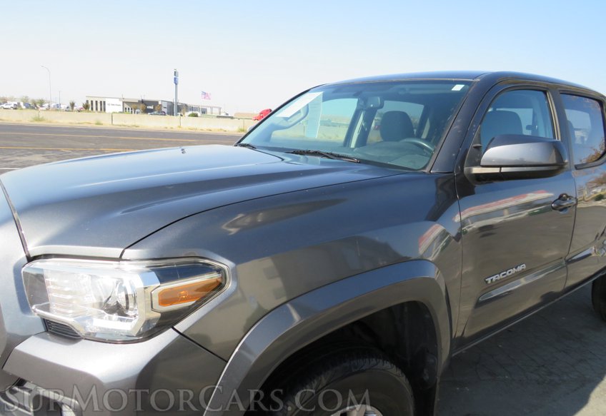 2017 Toyota Tacoma - Image 14